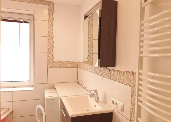 Lägenhet Traumapartment Poestlingberg, Reservierter Parkplatz, 4 Schlafzimmer Linz