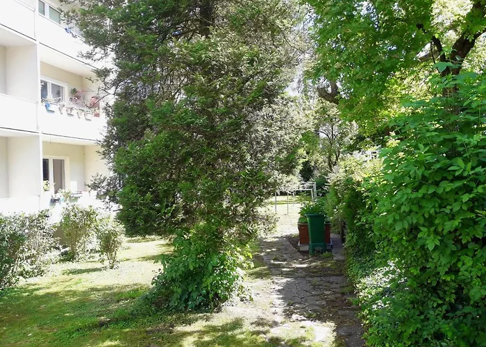 Traumapartment Poestlingberg, Reservierter Parkplatz, 4 Schlafzimmer * Linz