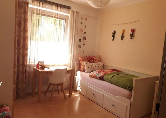 Traumapartment Poestlingberg, Reservierter Parkplatz, 4 Schlafzimmer * Linz